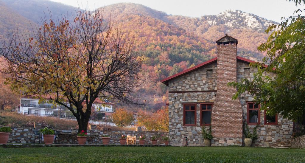 Evzin Hotel Káto Loutrákion Kültér fotó