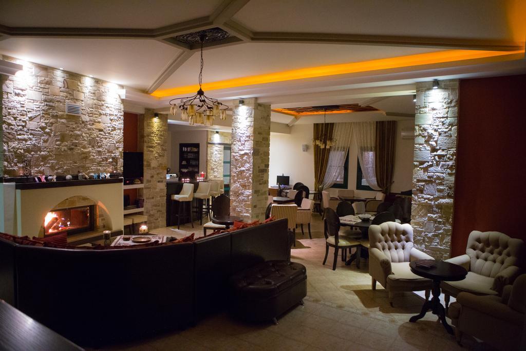 Evzin Hotel Káto Loutrákion Kültér fotó