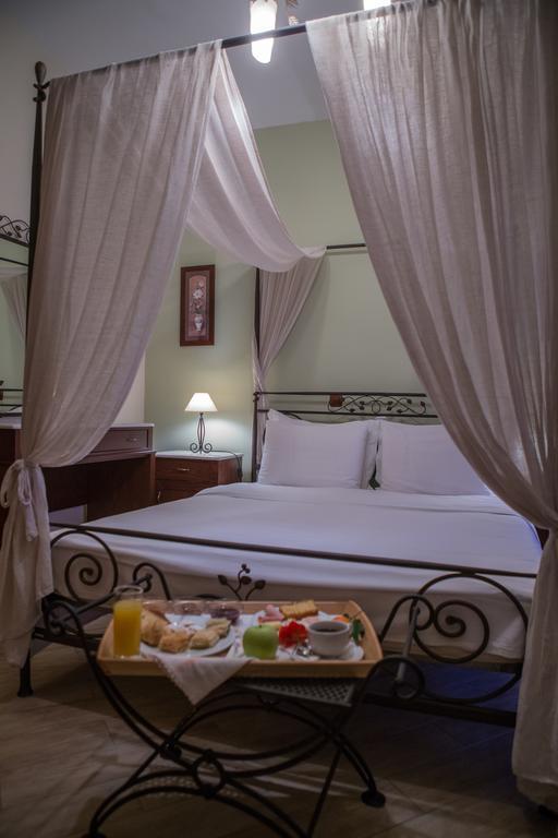 Evzin Hotel Káto Loutrákion Kültér fotó