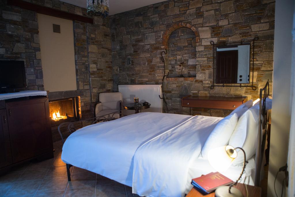 Evzin Hotel Káto Loutrákion Kültér fotó