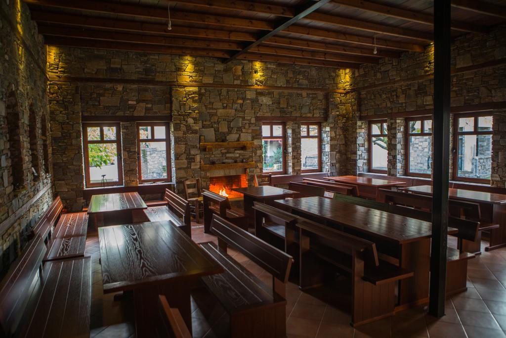 Evzin Hotel Káto Loutrákion Kültér fotó