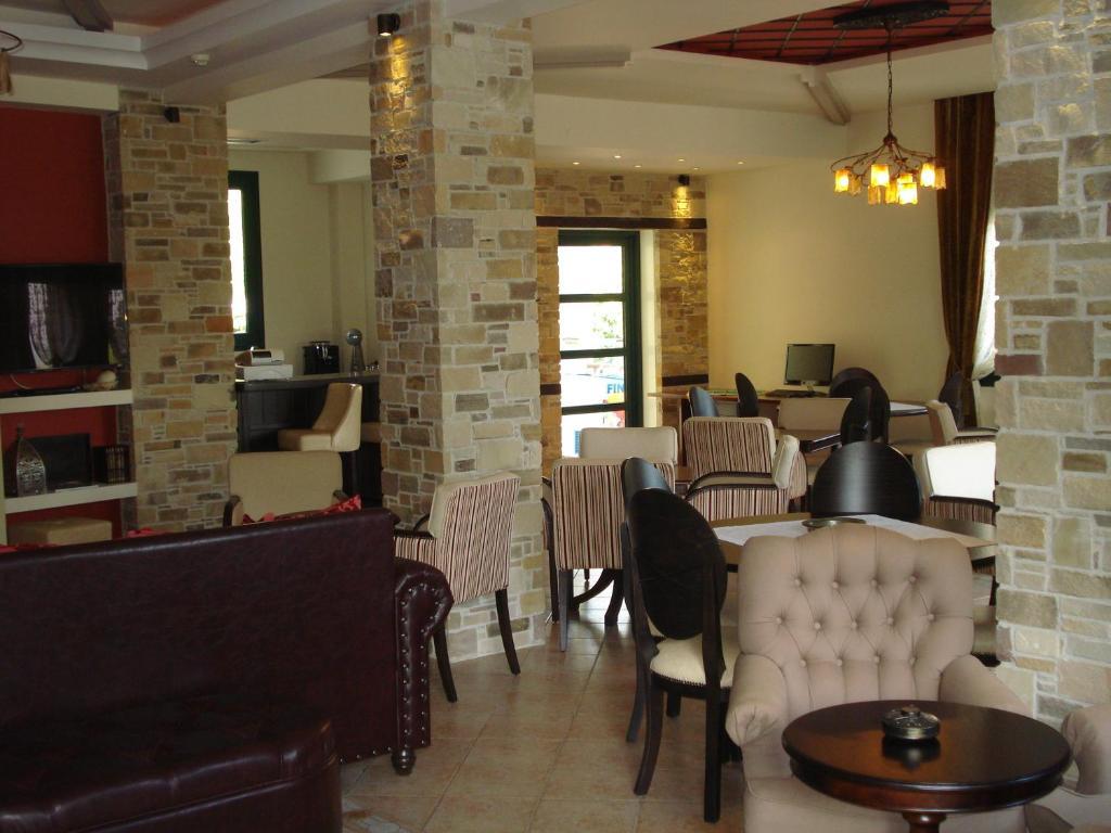 Evzin Hotel Káto Loutrákion Kültér fotó
